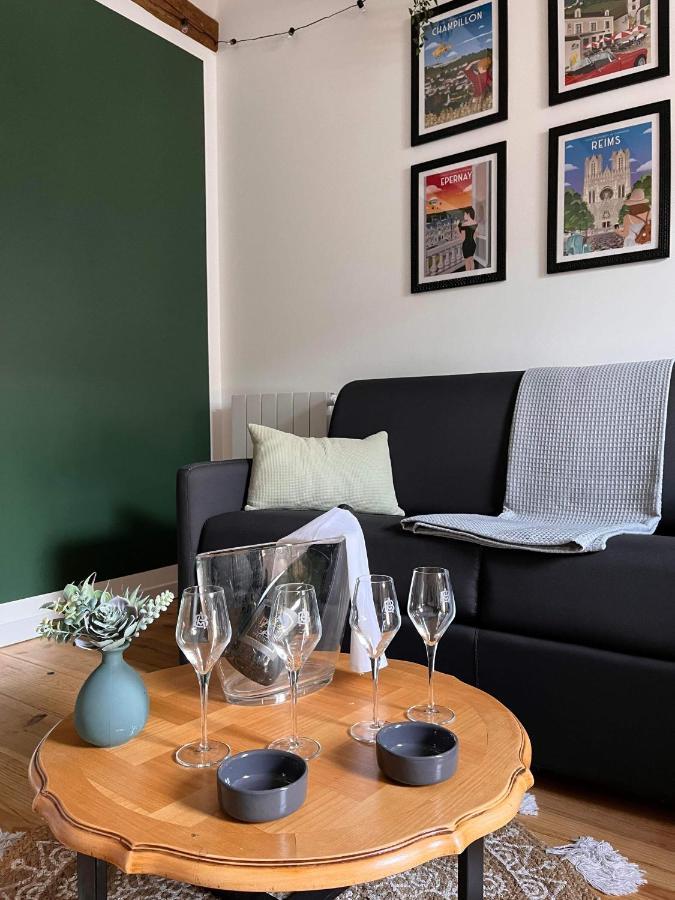 Le Nid D'Isa Bed and Breakfast Hautvillers Eksteriør billede